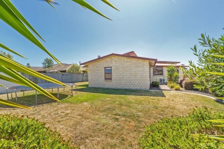Photo of property in 40 Geneva Terrace, Kelvin Grove, Palmerston North, 4414