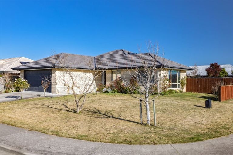 Photo of property in 25 Walnut Way, Rangiora, 7400