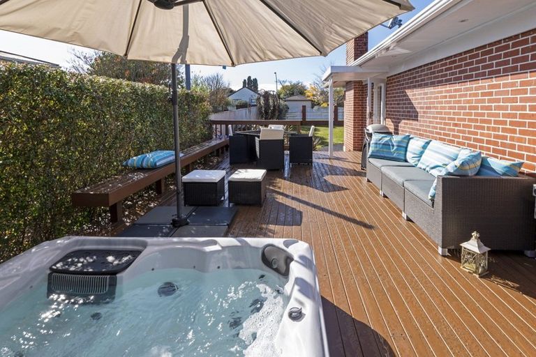 Photo of property in 1/6 Cherry Road, Bucklands Beach, Auckland, 2014