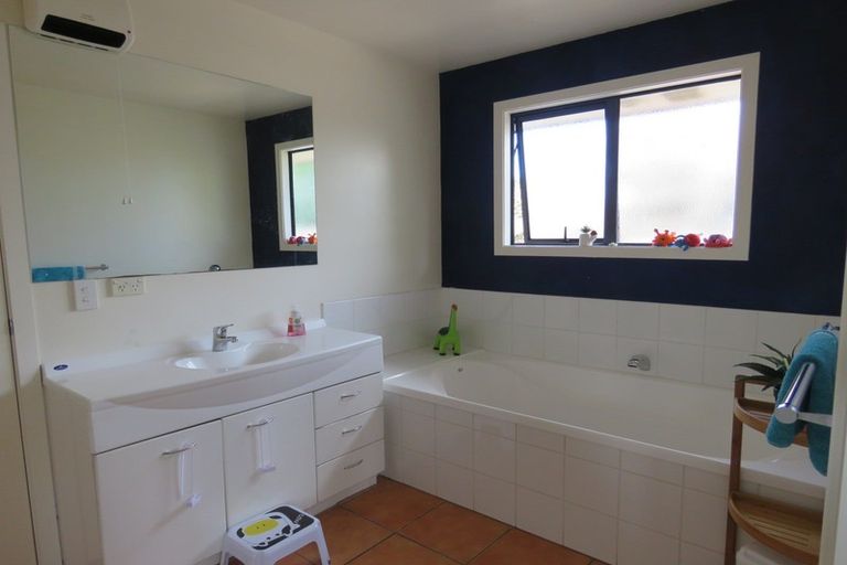 Photo of property in 20 Gordon Street, Weston, Oamaru, 9401