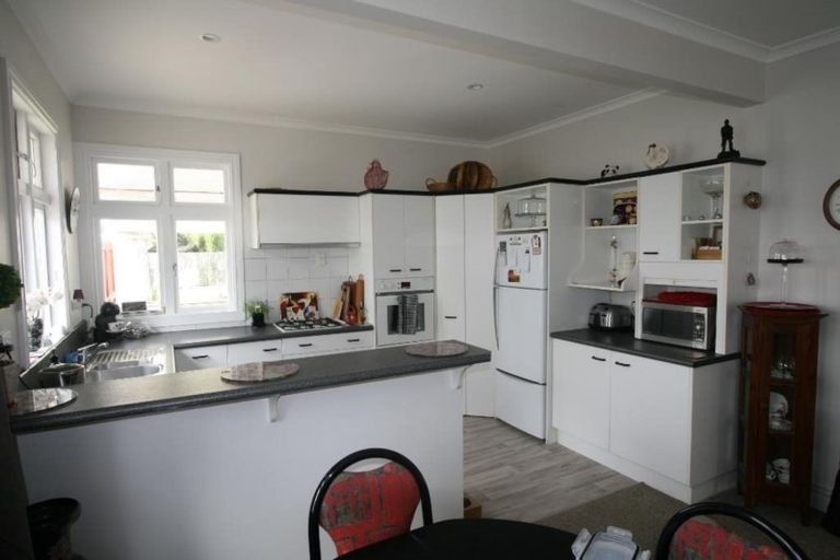 Photo of property in 2 Bracken Street, Petone, Lower Hutt, 5012