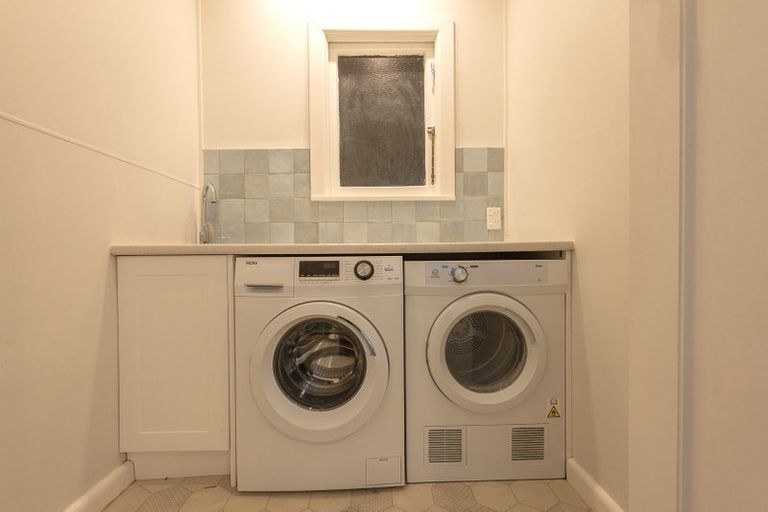 Photo of property in 1/18 Ponsonby Road, Karori, Wellington, 6012