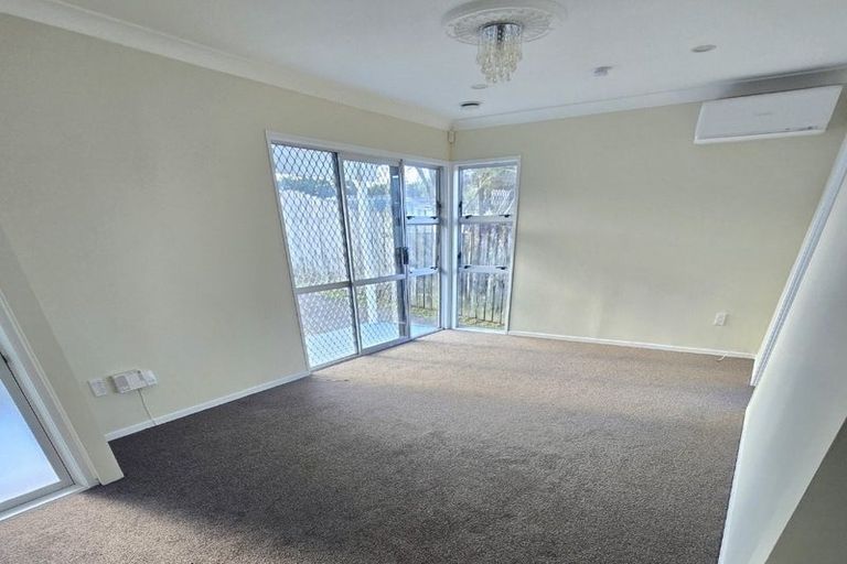 Photo of property in 52 Shifnal Drive, Randwick Park, Auckland, 2105
