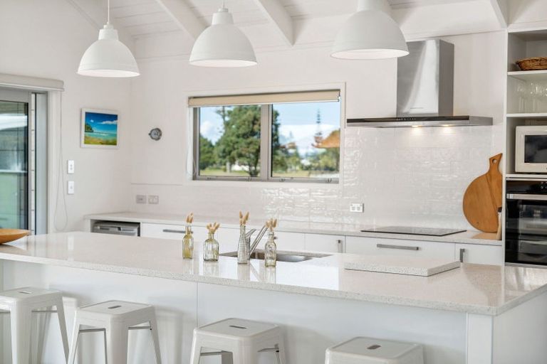 Photo of property in 132 Kiwi Road, Whangamata, 3620