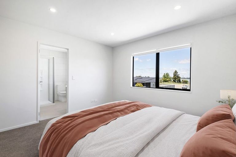 Photo of property in 103 Waituarua Drive, Takanini, Auckland, 2112