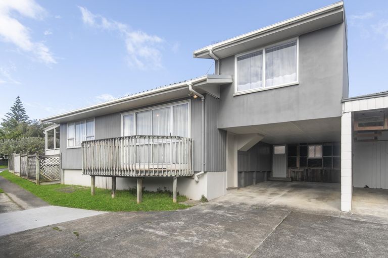 Photo of property in 1/63 Zita Maria Drive, Massey, Auckland, 0614