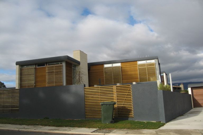 Photo of property in 1 Waimana Place, Wanaka, 9305