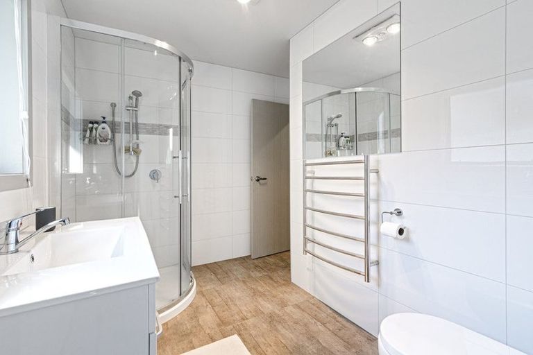 Photo of property in 205 Welcome Bay Road, Welcome Bay, Tauranga, 3112