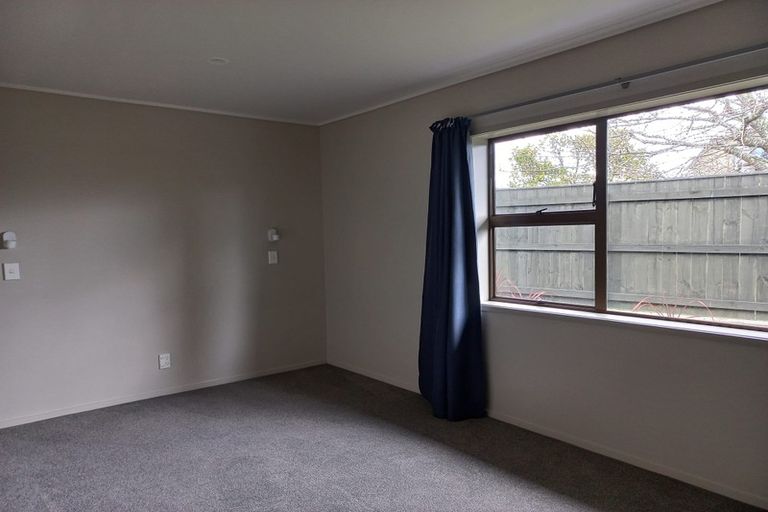 Photo of property in 2/7 Kathleen Place, Rainbow Point, Taupo, 3330