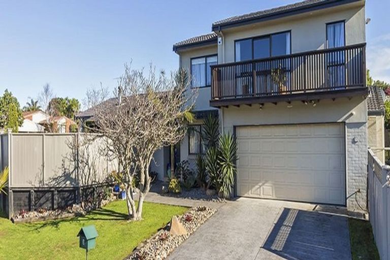 Photo of property in 2 Gardenia Grove, Half Moon Bay, Auckland, 2012
