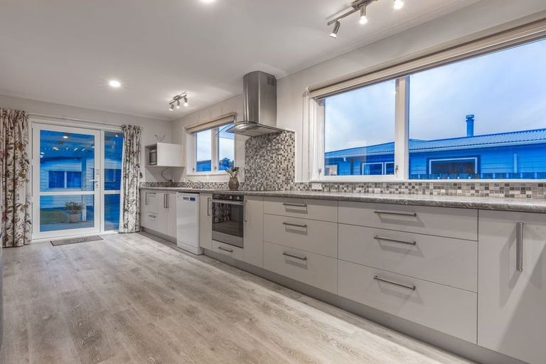 Photo of property in 74 Kennedy Drive, Levin, 5510