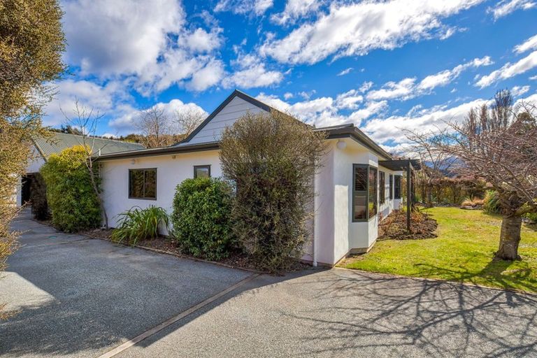 Photo of property in 85 Lagoon Avenue, Albert Town, Wanaka, 9305