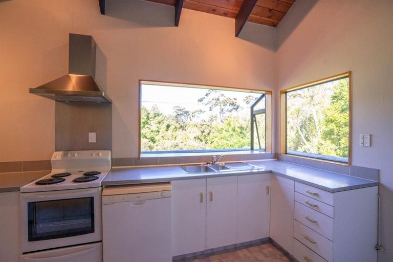 Photo of property in 413 Henderson Valley Road, Henderson Valley, Auckland, 0612