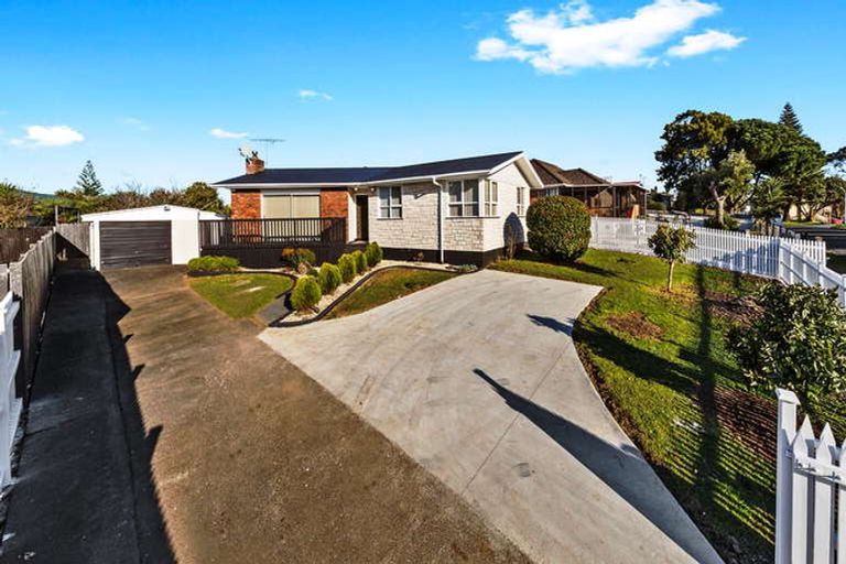 Photo of property in 8 Walden Place, Mangere East, Auckland, 2024