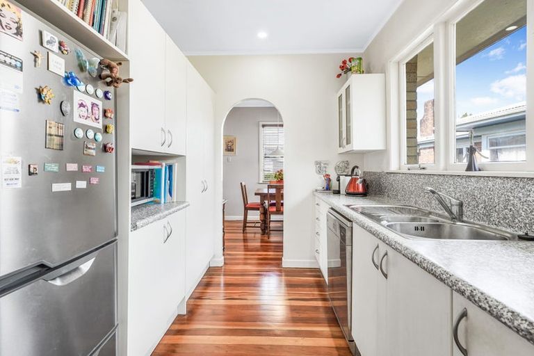 Photo of property in 15 Kelvin Place, Hamilton East, Hamilton, 3216