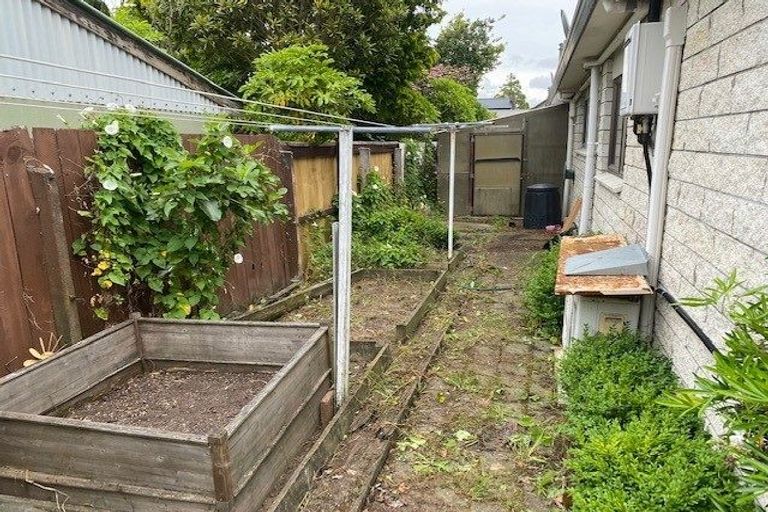 Photo of property in 2/7 Rhyl Place, Bryndwr, Christchurch, 8053