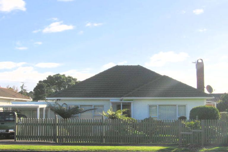 Photo of property in 2/56 Coronation Road, Papatoetoe, Auckland, 2025