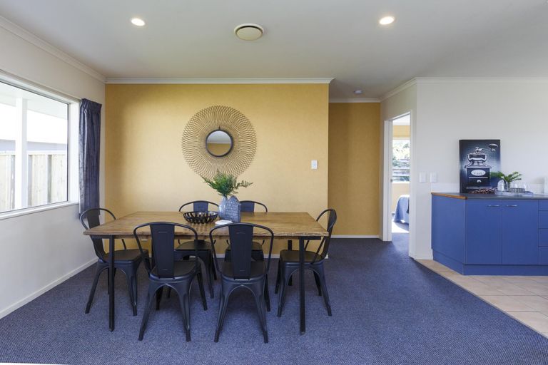 Photo of property in 23b Dorset Crescent, Hokowhitu, Palmerston North, 4410