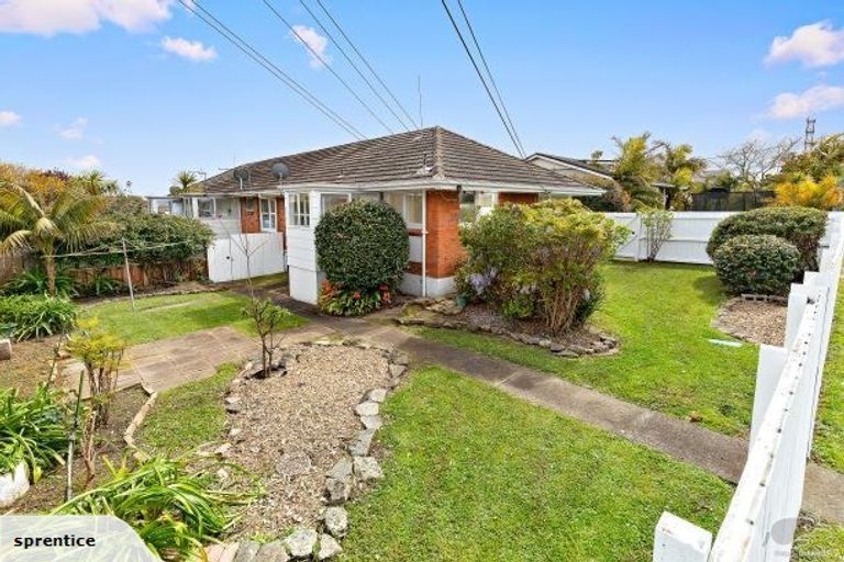 Photo of property in 1/51 Jutland Road, Hauraki, Auckland, 0622