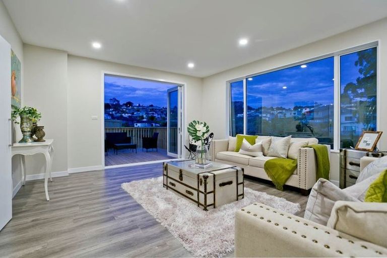 Photo of property in 25 Para Close, Fairview Heights, Auckland, 0632