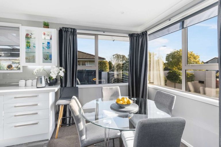 Photo of property in 8 Glen Place, Parklands, Christchurch, 8083