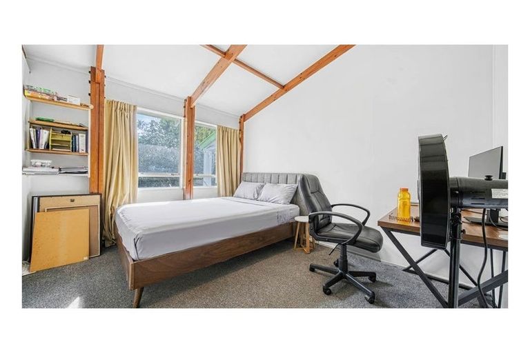 Photo of property in 23 Chrisarda Place, Red Hill, Papakura, 2110