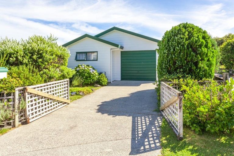 Photo of property in 124a Avalon Place, Whangamata, 3620