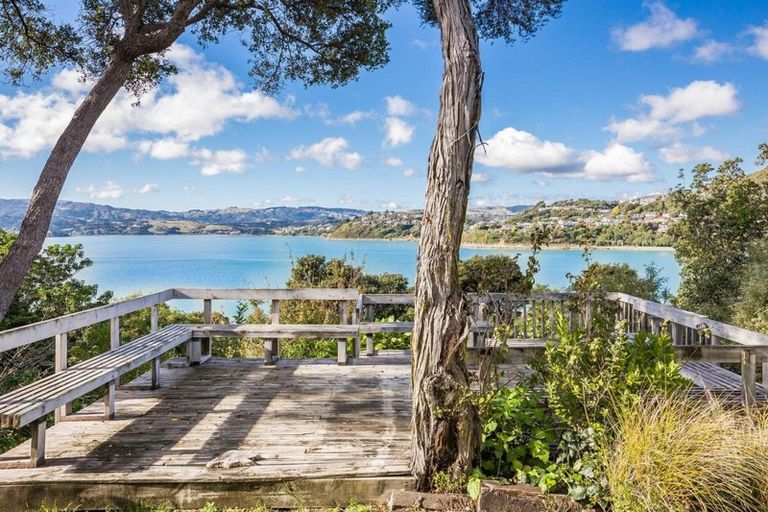 Photo of property in 54 Seaview Road, Paremata, Porirua, 5024