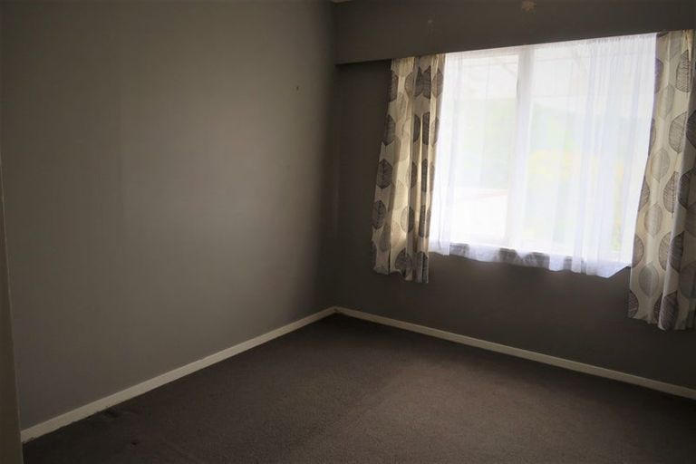 Photo of property in 9 Holland Street, Wainuiomata, Lower Hutt, 5014