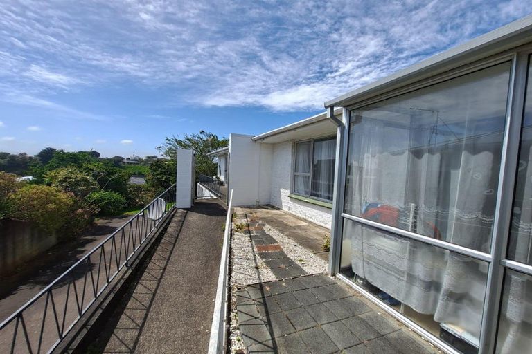 Photo of property in 1/183 Seaview Road, Westown, New Plymouth, 4310