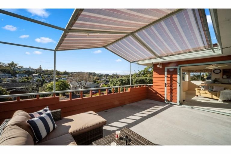 Photo of property in 42 Stapleford Crescent, Browns Bay, Auckland, 0630