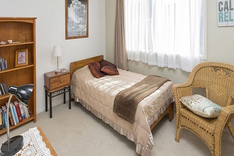 Photo of property in 2 Gardenia Grove, Half Moon Bay, Auckland, 2012