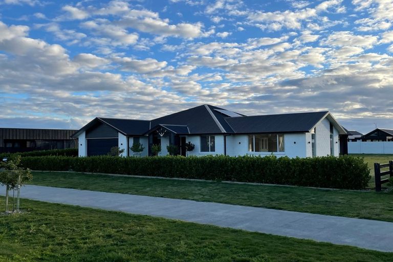 Photo of property in 129 Saint Kilda Road, Cambridge, 3434