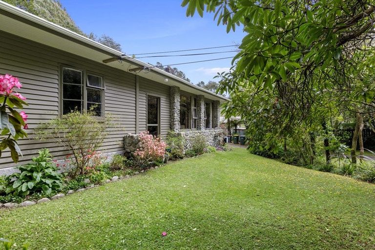 Photo of property in 496 Stokes Valley Road, Stokes Valley, Lower Hutt, 5019