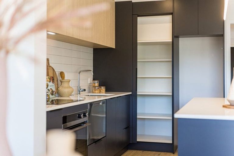 Photo of property in 32 Oakum Road, Whitby, Porirua, 5024