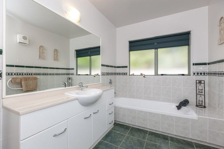 Photo of property in 5a Willow Grove, Raumati Beach, Paraparaumu, 5032