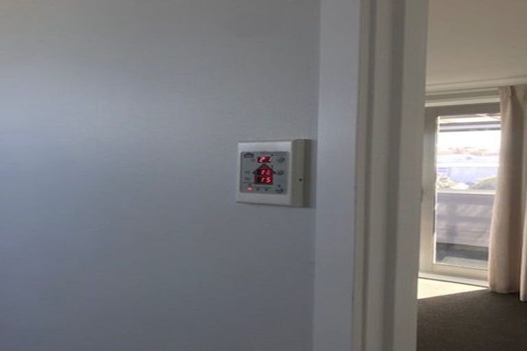 Photo of property in 11m Clearwater Cove, West Harbour, Auckland, 0618