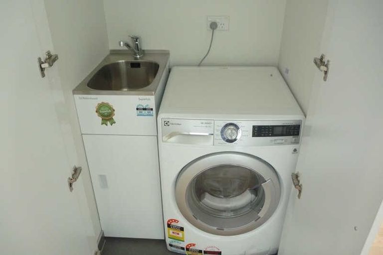 Photo of property in 1/50 Kilmore Street, Christchurch Central, Christchurch, 8013