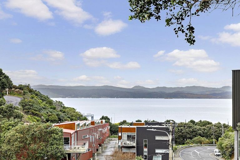 Photo of property in 15 Onslow Road, Khandallah, Wellington, 6035