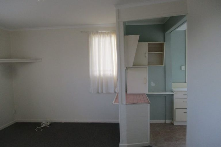 Photo of property in 81 Northland Road, Northland, Wellington, 6012