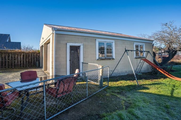 Photo of property in 16 Burraness Street, Palmerston, 9430