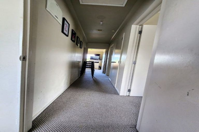 Photo of property in 30 Sunline Avenue, Massey, Auckland, 0614