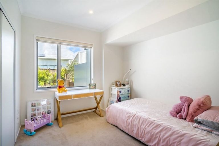 Photo of property in 82 Caldera Drive, Long Bay, Auckland, 0630