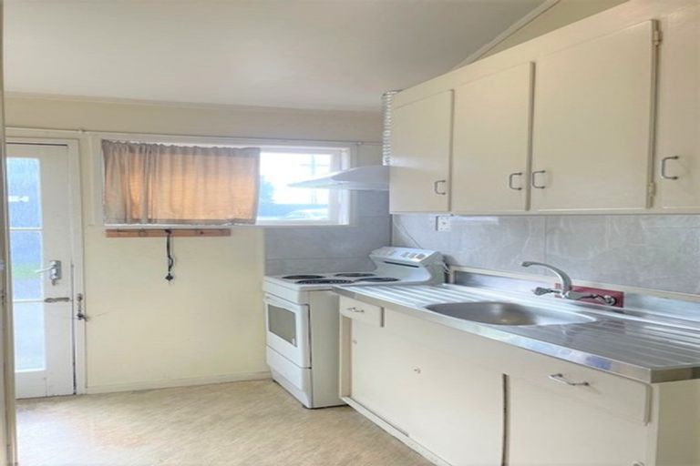 Photo of property in 2/462 Hillsborough Road, Mount Roskill, Auckland, 1041