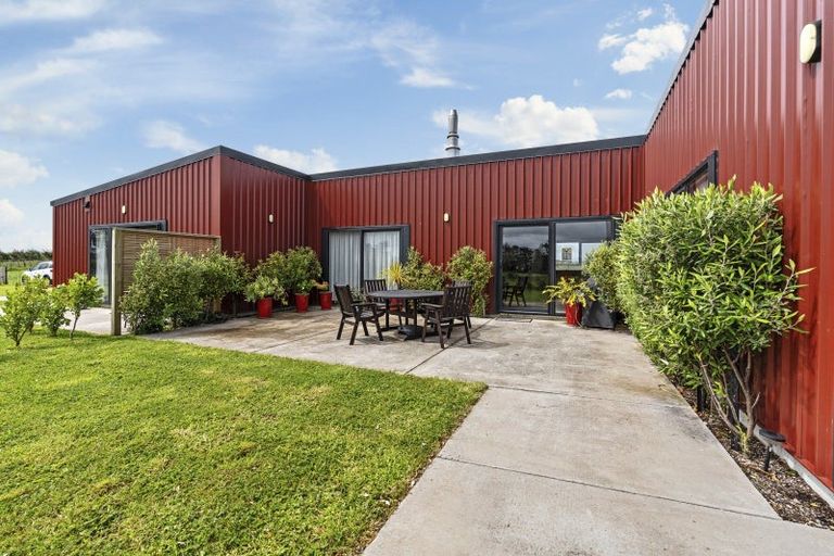 Photo of property in 136 Mirikau Road, Warea, New Plymouth, 4381