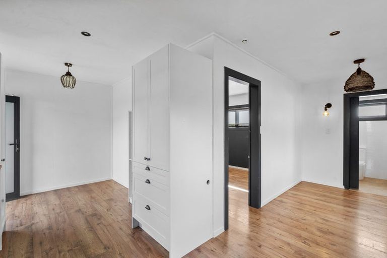 Photo of property in 319 High Street South, Carterton, 5713