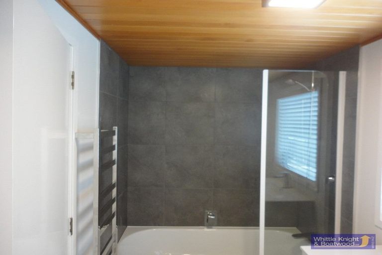 Photo of property in 4a Thurlestone Place, Burnside, Christchurch, 8053