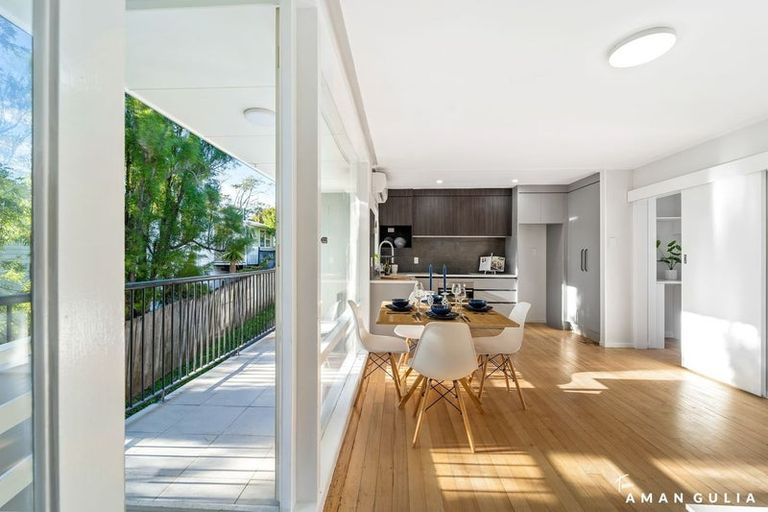 Photo of property in 16c Dallinghoe Crescent, Milford, Auckland, 0620