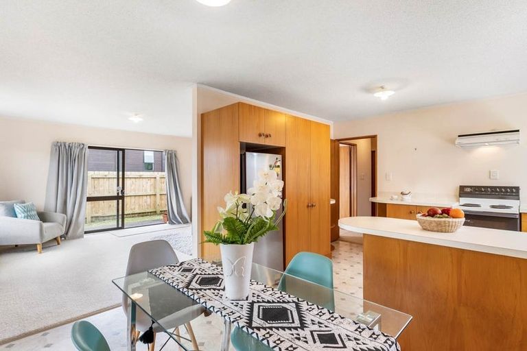 Photo of property in 2/19 Ambler Avenue, Glen Eden, Auckland, 0602