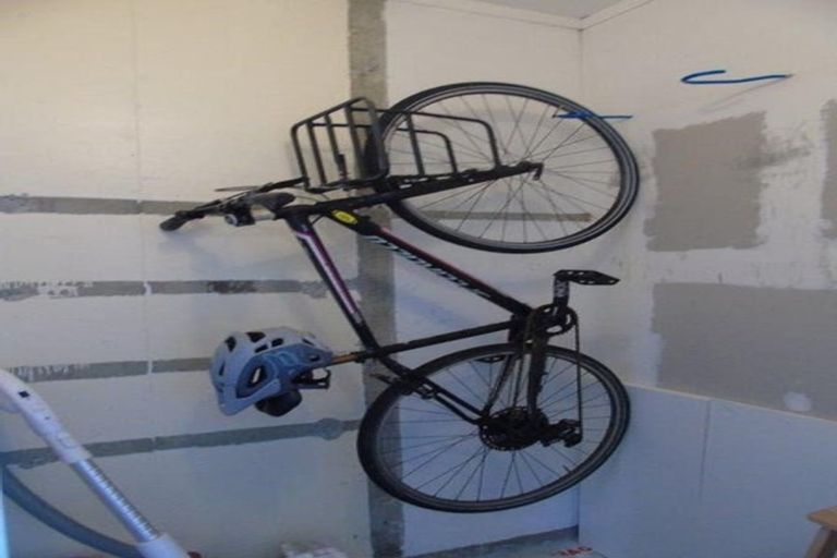 Photo of property in Hobson Court Flats, 42/70 Hobson Street, Thorndon, Wellington, 6011